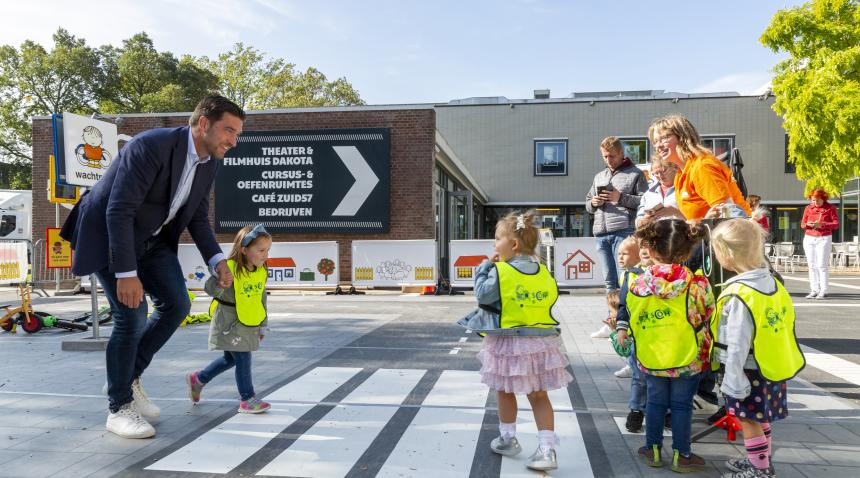 Children learning to traffic rules