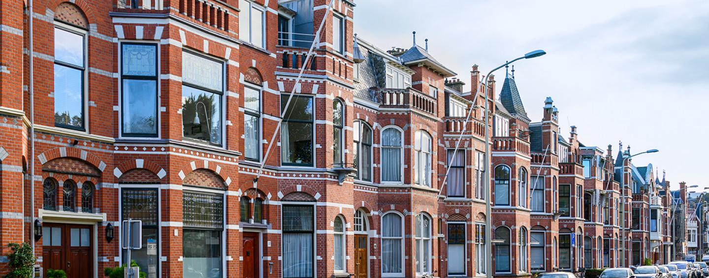 brick townhouses in Statenkwartier