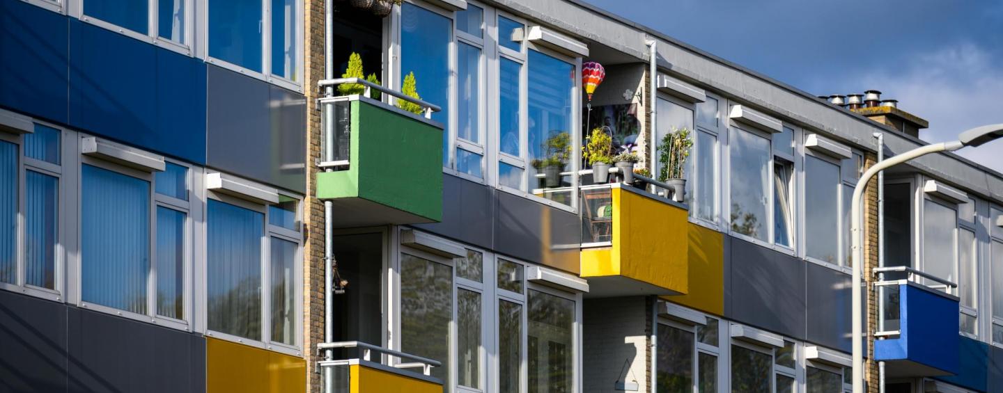 Apartments_with_colored_balconies