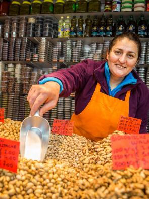 market worker